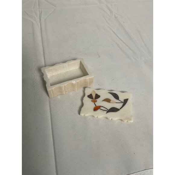 Small Ivory Trinket Box - Picture 2 of 2